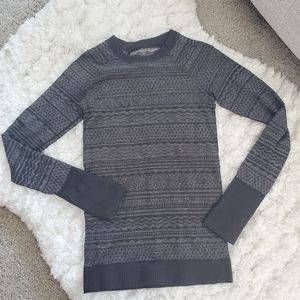 Lululemon long sleeve size 4